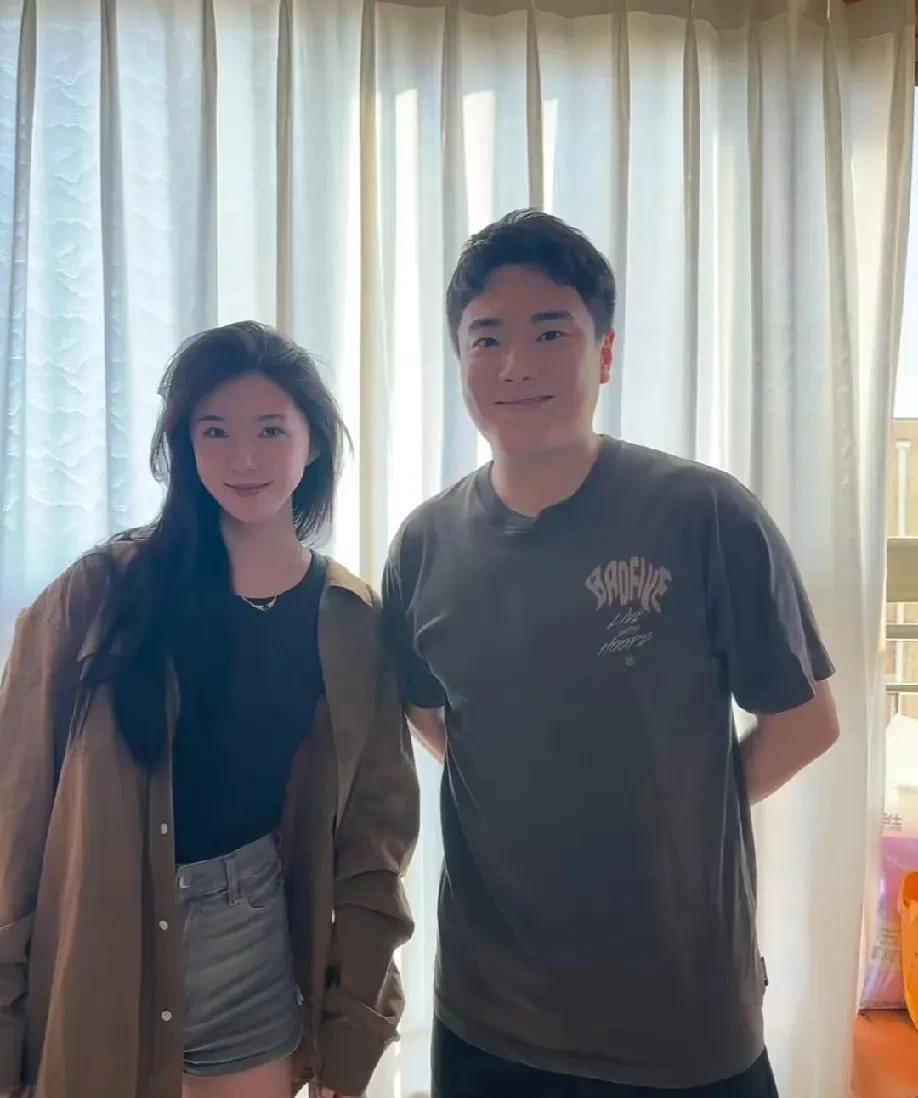 难怪美丽姐过了这么多年还是这么美丽，都是被梁靖崑滋润的[呲牙][呲牙][呲牙]。