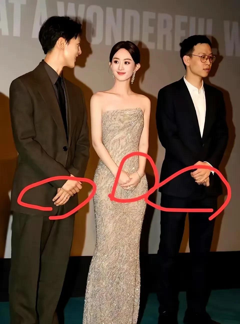 女神赵丽颖，越来越美了，左右的帅哥，你认出是谁了吗？