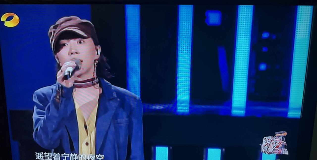 湖南卫视今年跨年演唱会的创意和惊喜实在是太大了，居然让那英和王菲的女儿窦靖童合唱