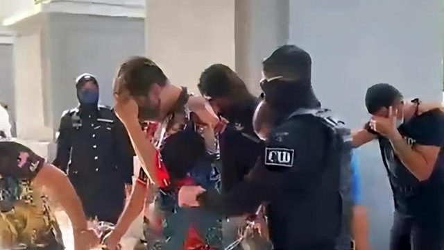 伊朗终于被彻底打醒了！全国上下抓间谍，摩萨德特工被追杀到自尽