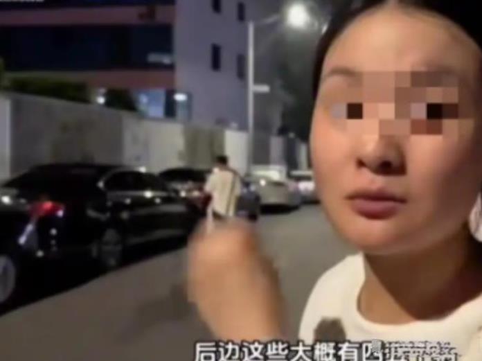 2024年，一对年轻的小夫妻发现了赚钱的新门道，他们不是在霓虹灯下辛勤工作，也不