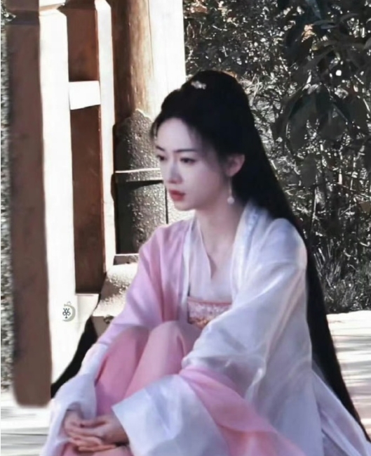 吴谨言确实天生大女主长相，不适合偶像剧是有原因的。