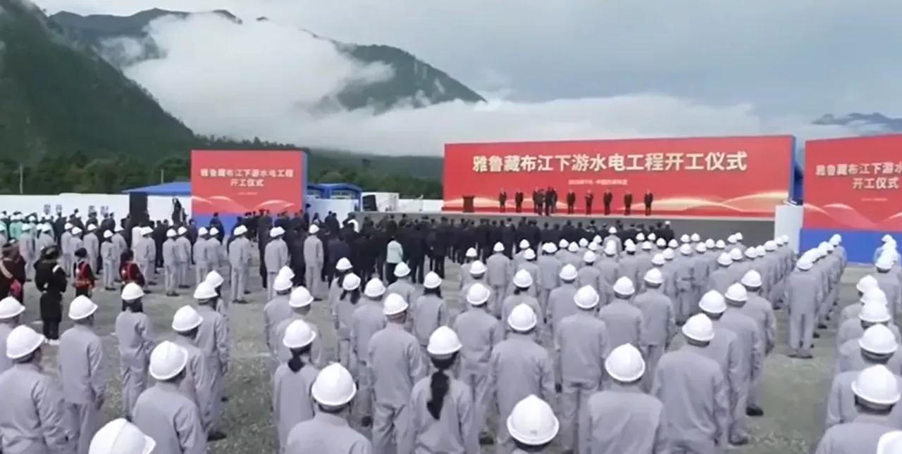南迦巴瓦峰下的明珠
昨天，随着央企雅江集团的正式挂牌，期盼已久的雅鲁藏布江水电站