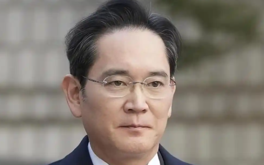 中国市场“逐客令”生效！韩国三星紧急求饶却遭拒，网友：不准踏入半步，当初不是高傲吗？