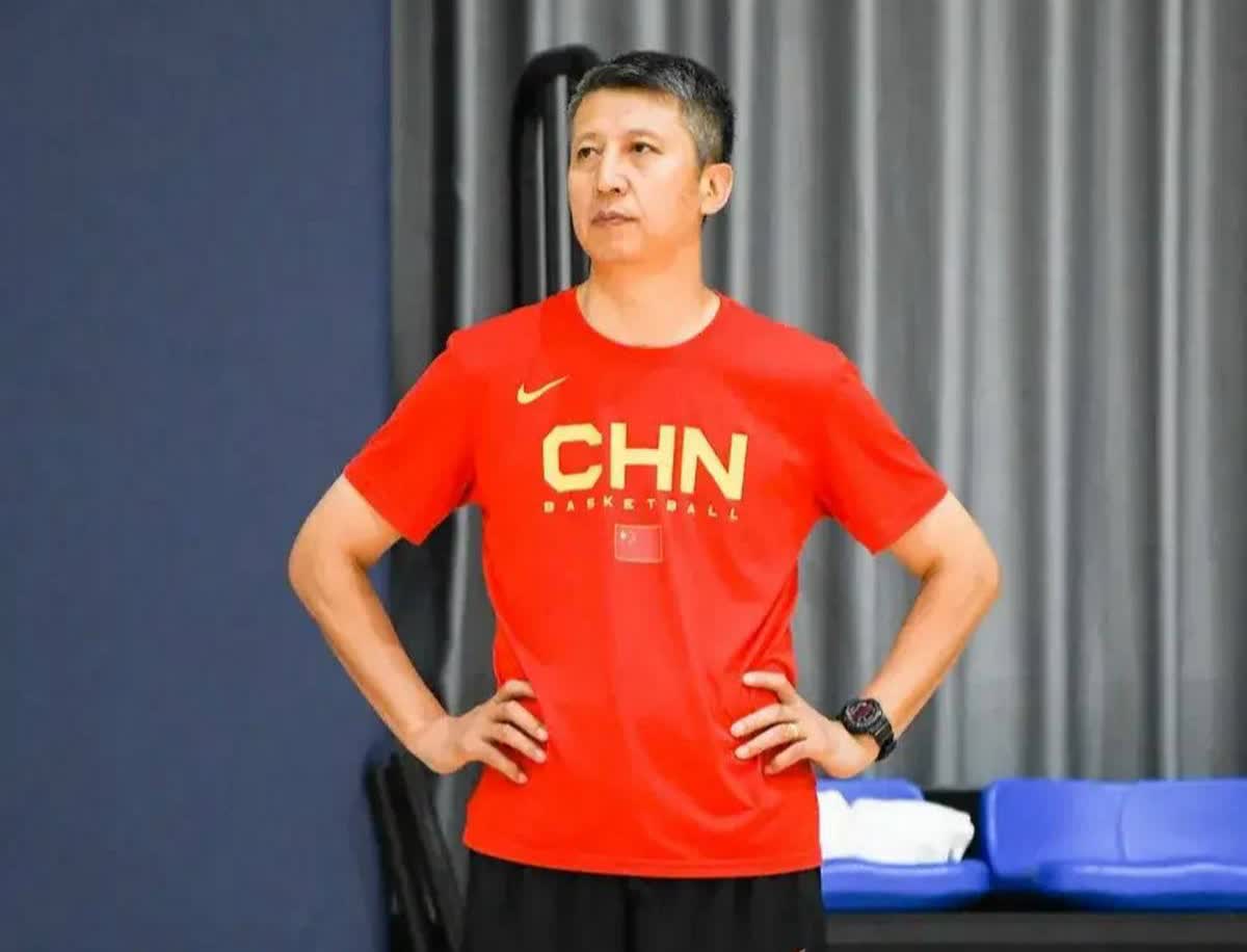 郭士强压力山大！
据CBA媒体人杨毅分析：郭士强压力山大！理由是中国女篮没能在