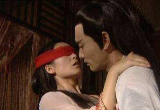 公元698年，太平公主在一个夜晚宠幸了四名男子，到了第二天清早，丫鬟们低着头去整
