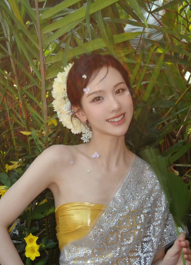 陈都灵傣族装，适合她吗？ ​​​
