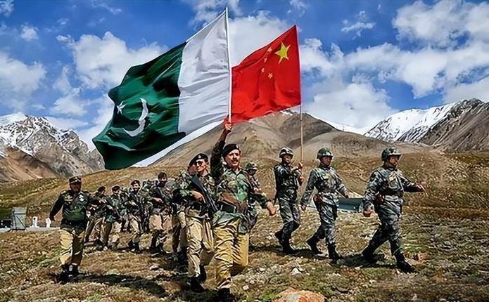 一位来自巴基斯坦的专家今天说，中国与巴基斯坦是兄弟关系，有义务帮助老巴摆脱国际货