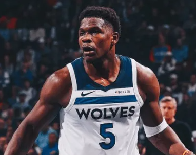 NBA常规赛森林狼客场对阵雷霆的比赛已经结束。全场战罢，森林狼以105-113不