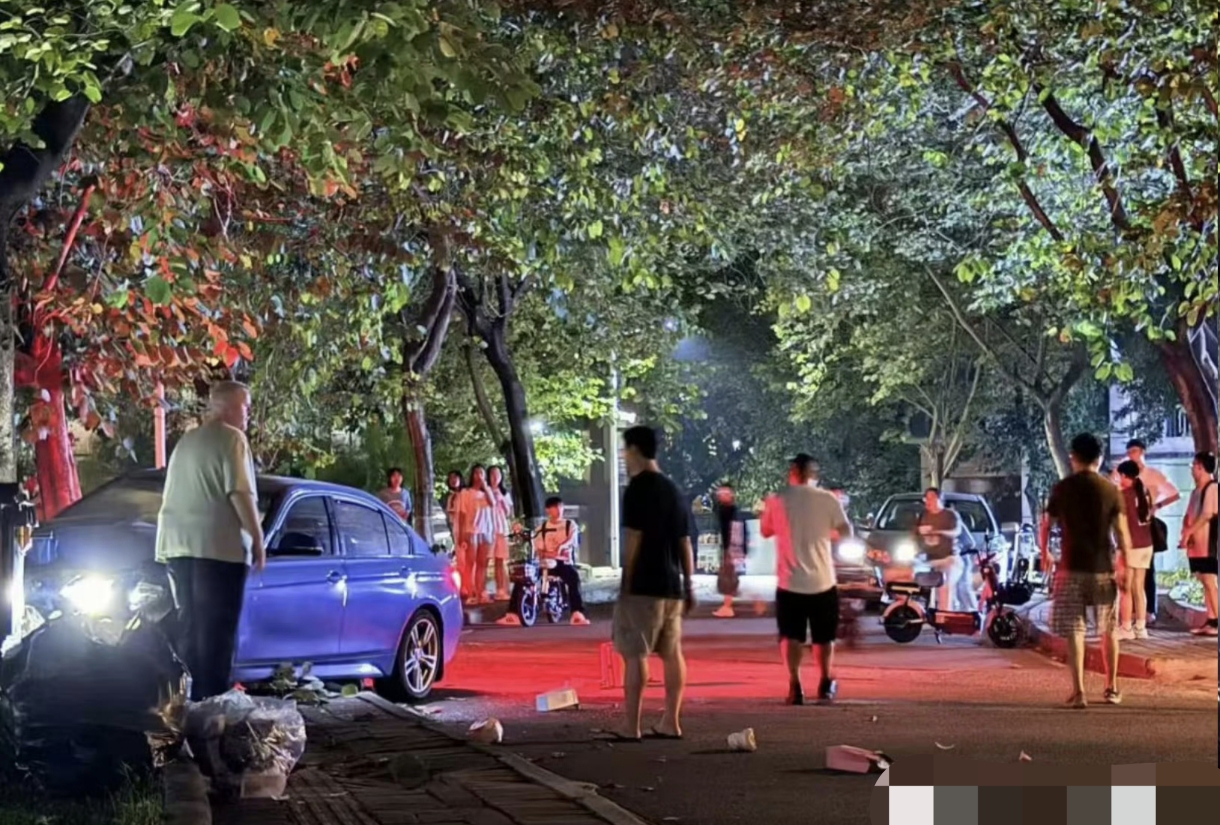 华南理工校内车祸：教师驾车致新生遇难，事发当晚是她18岁生日
9月27日晚9点4