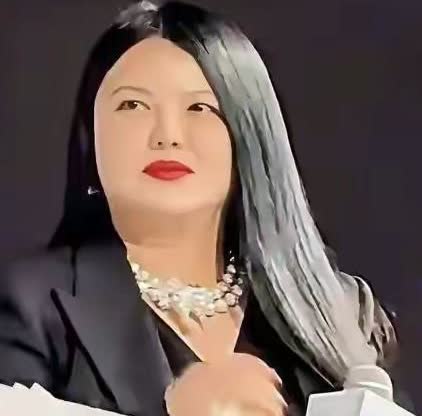 好好的一个美女，为什么不珍惜自己的身体，偏要吃成怪物，真的为李湘惋惜！