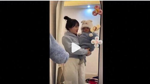 “挖呀挖”黄老师现状曝光：住城郊大别墅，在家带娃，拍广告赚钱