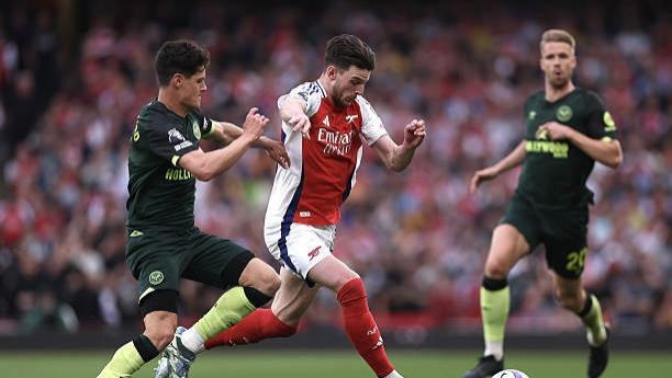 阿森纳憾平小蜜蜂，“放弃”联赛蓄力欧冠，塔帅轮换之下的团队启示