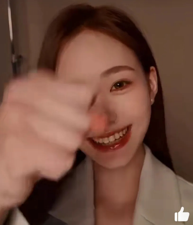 小S女儿拍广告走出阴影











难以置信！小S女儿竟然没事人一样拍