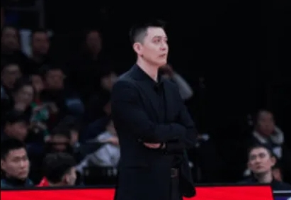  CBA常规赛，辽宁90-88战胜宁波。
赛后，辽宁男篮主帅杨鸣接受媒体采访，谈