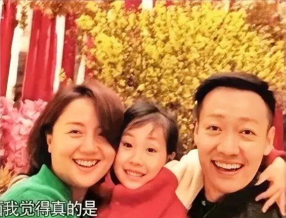 不查不知道，一查吓一跳。
朱媛媛生病前过得完全是锦鲤人生，
老天可能也妒忌她过得