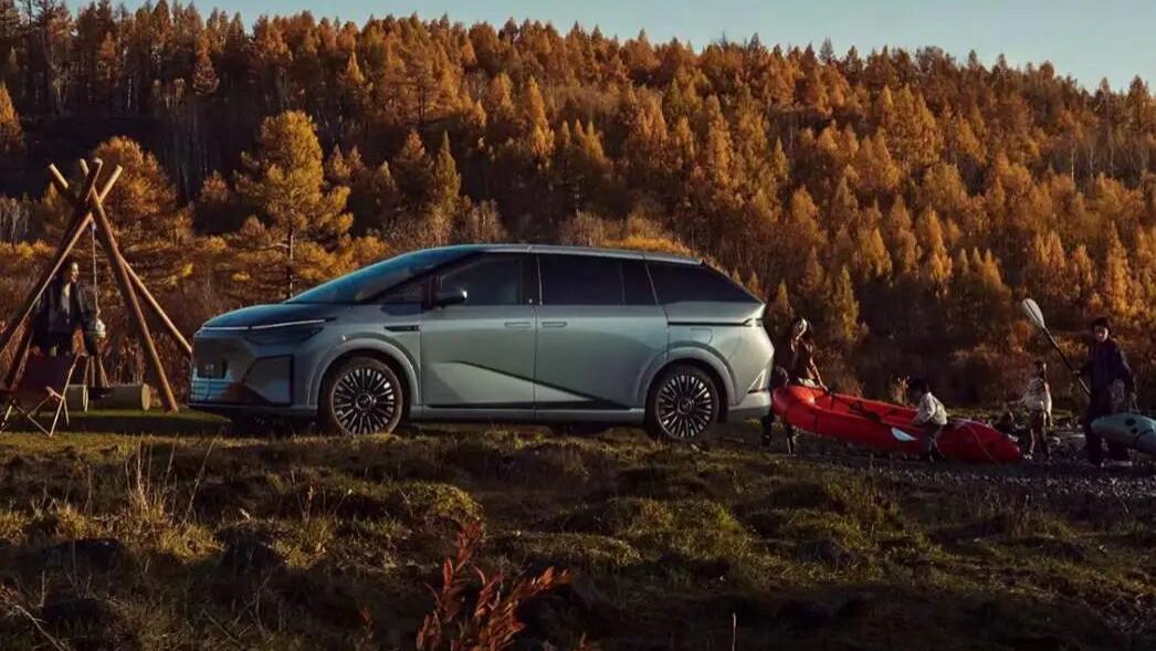 四季度盈利概率99.999%！从血海里游出来的小鹏，靠增程翻身了？