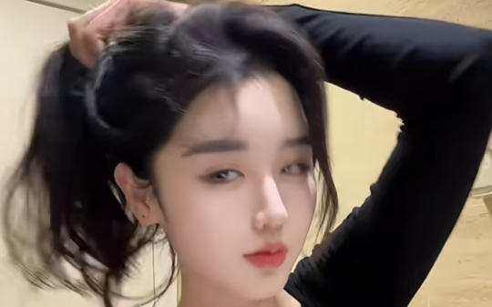 大年初二我妈和弟媳将鞭炮放入女儿被窝，可她们不知被窝里躺着的是侄子王耀祖