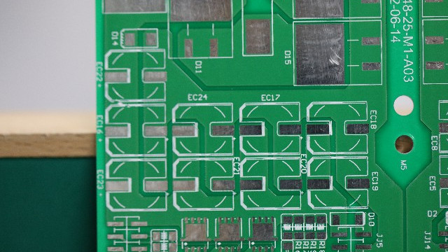 PCB选型指南：消费电子/汽车/医疗设备如何避坑？