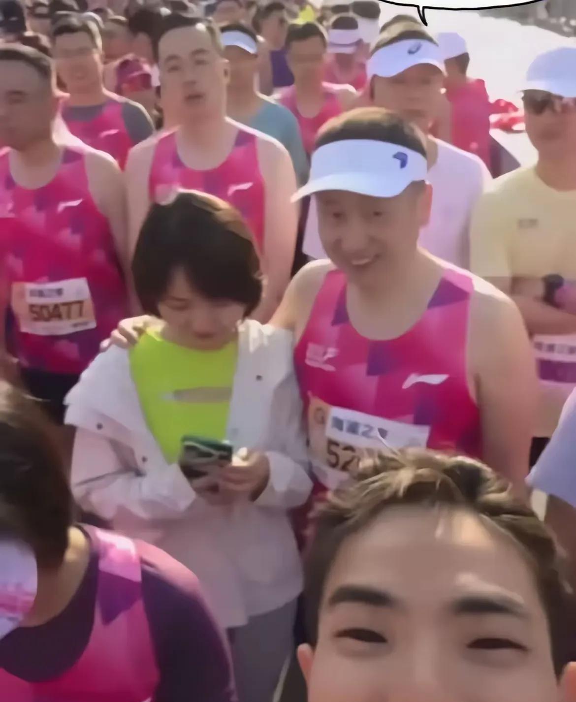 全网都在寻找的跑马大爷，为什么突然消失在大众视野中？我觉得有三个原因：第一，大爷