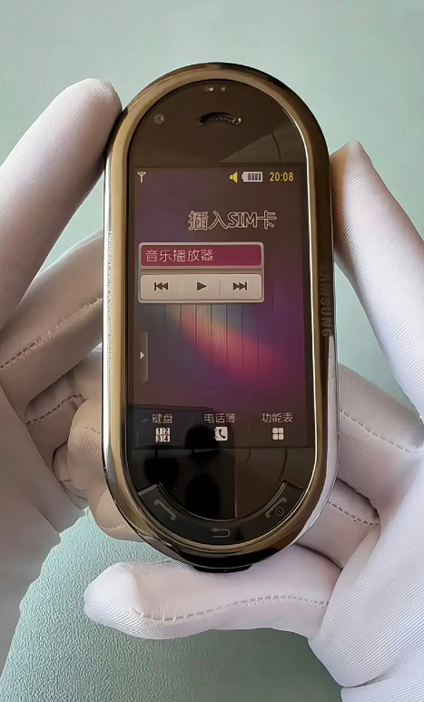 没想到老古董还能开机。