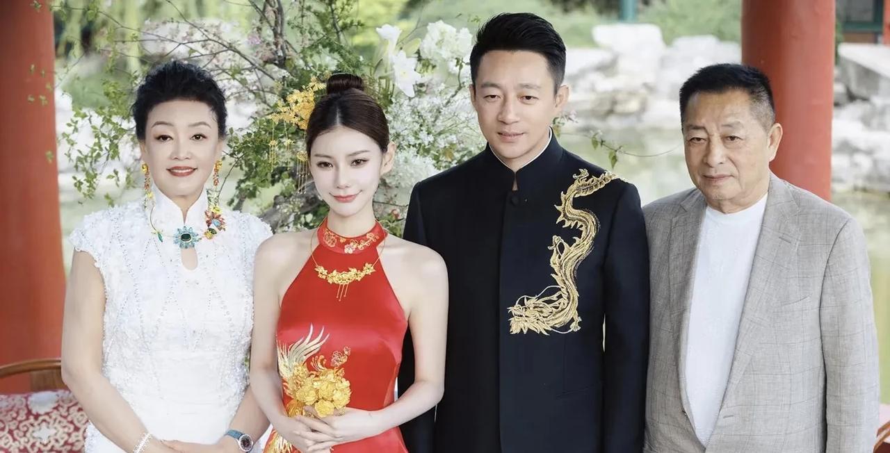 汪小菲和马筱梅虽然彼此都是二婚，但是都找对了彼此，真的值得祝福他们！
经历这么多