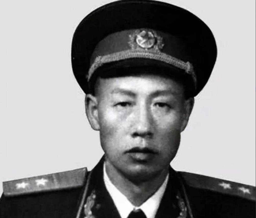 1940年，吴富善将军缴获了鬼子的一匹洋马，骑着它指挥突围时，没想到鬼子的军马训