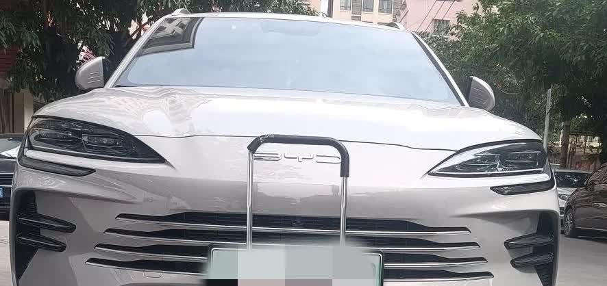 我一直在说，比亚迪走量的车型，就因为外观设计，导致其销量之所以没有一骑绝尘！但今