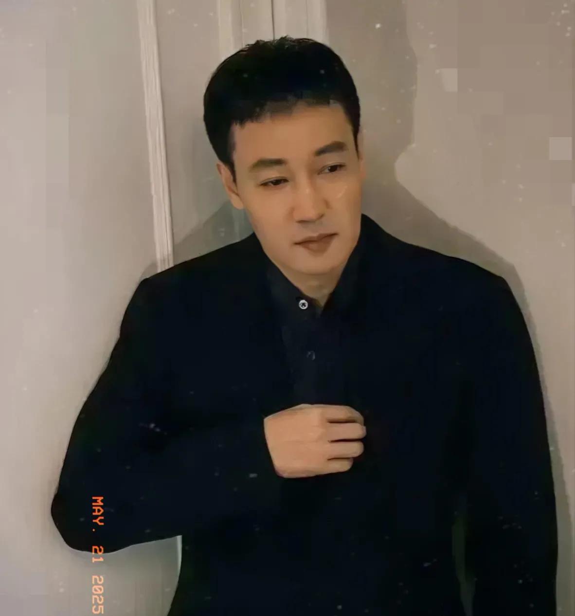 查了一下辛柏青，真是不查不知道，一查吓一跳！



在娱乐圈这个充满变数的地方，