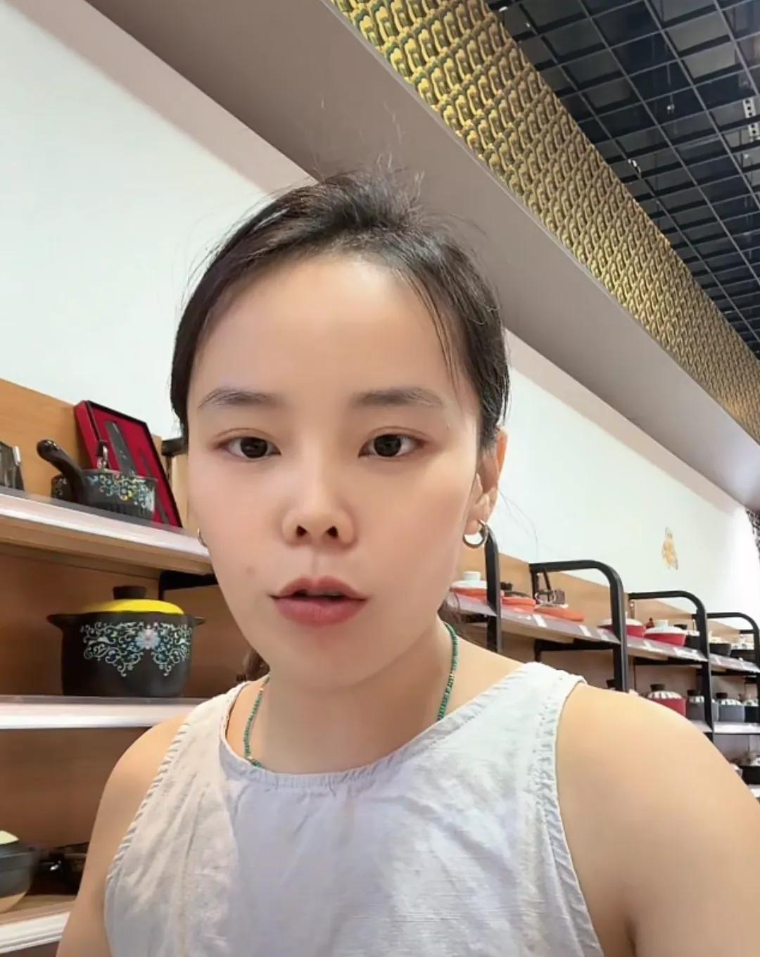 熊磊今天澄清了一些事情！
有人说，有关牛羊肉那篇视频为什么撤了？
小熊说真搞笑，