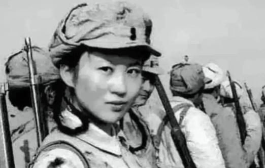 1941年，一女八路在老乡家养病，不料，被贪心的邻居出卖，告了密，很快，日军包围