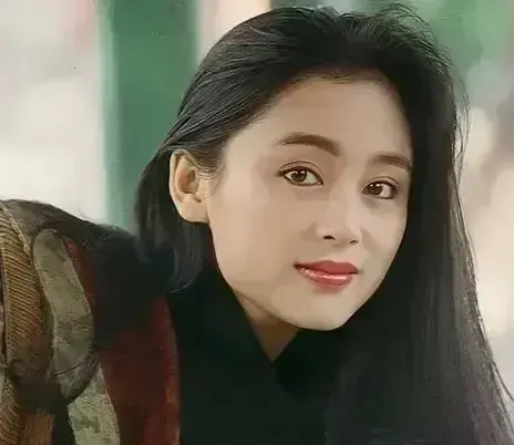 陈红演艺事业及人生经历











陈红是谁？演员？制片人？艺术家？慈
