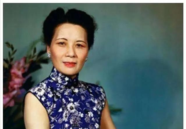 宋美龄奢靡生活令人咋舌



宋美龄，一个被一些人捧上神坛的“第一夫人”，她的生