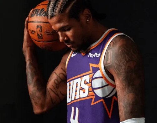 太阳更新官方社媒，公布了明日比赛的伤病报告。
缺席：杰伦-格林（因右腿腘绳肌拉伤