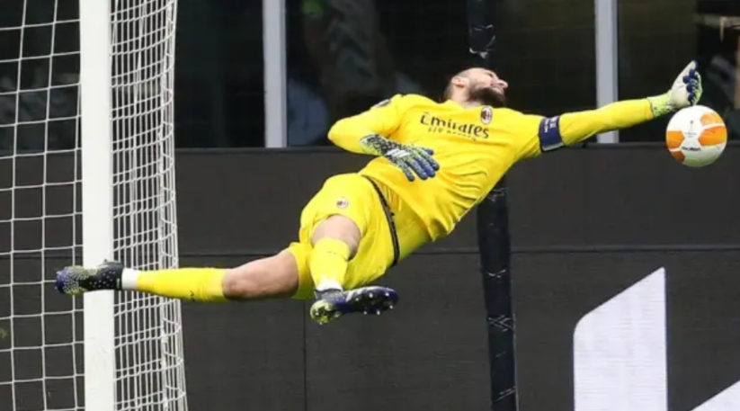 当今足坛最佳阵容，考虑年龄因素。
门将：多纳鲁马（意大利，曼城）。
当然皇马库尔