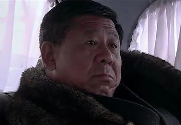 最近看了大家夸得神乎其神的《悬崖》，结果让我大失所望。原以为会是超越《风筝》的佳