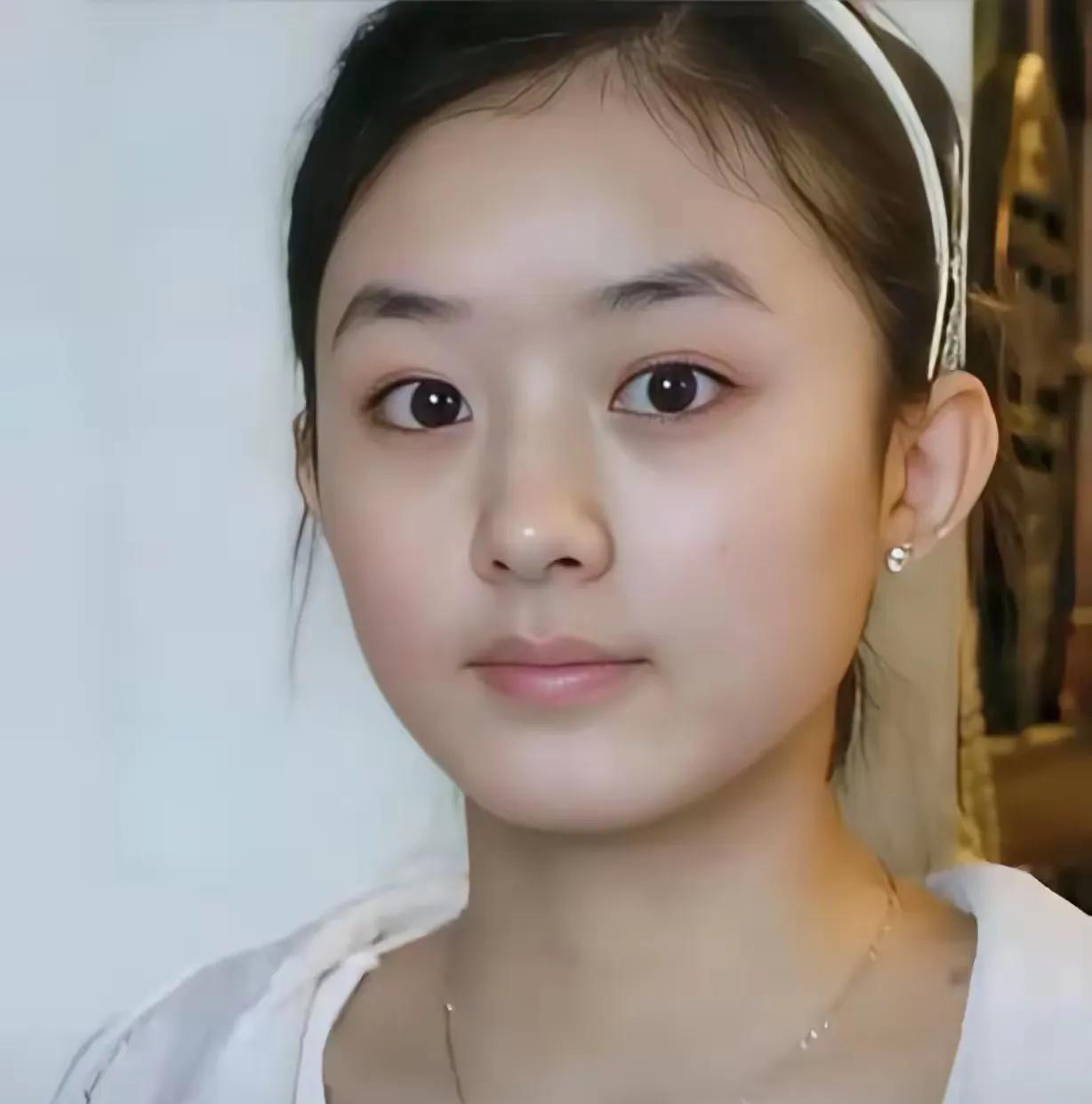20年前赵丽颖旧照，这张照片拍摄于2005年5月18日，毕业于河北省廊坊市电子信