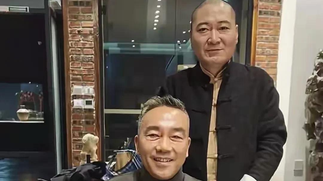 师胜杰弟子刘伟：杨议摆知请我也不去，剌双眼皮的男人不能交朋友！