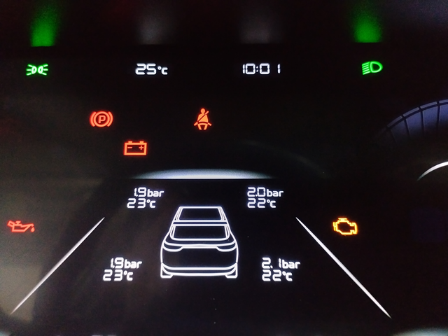 这个灯老是亮是什么原因啊
但也不影响开开的话啥反应没有就是一直常亮，碍事吗不碍事