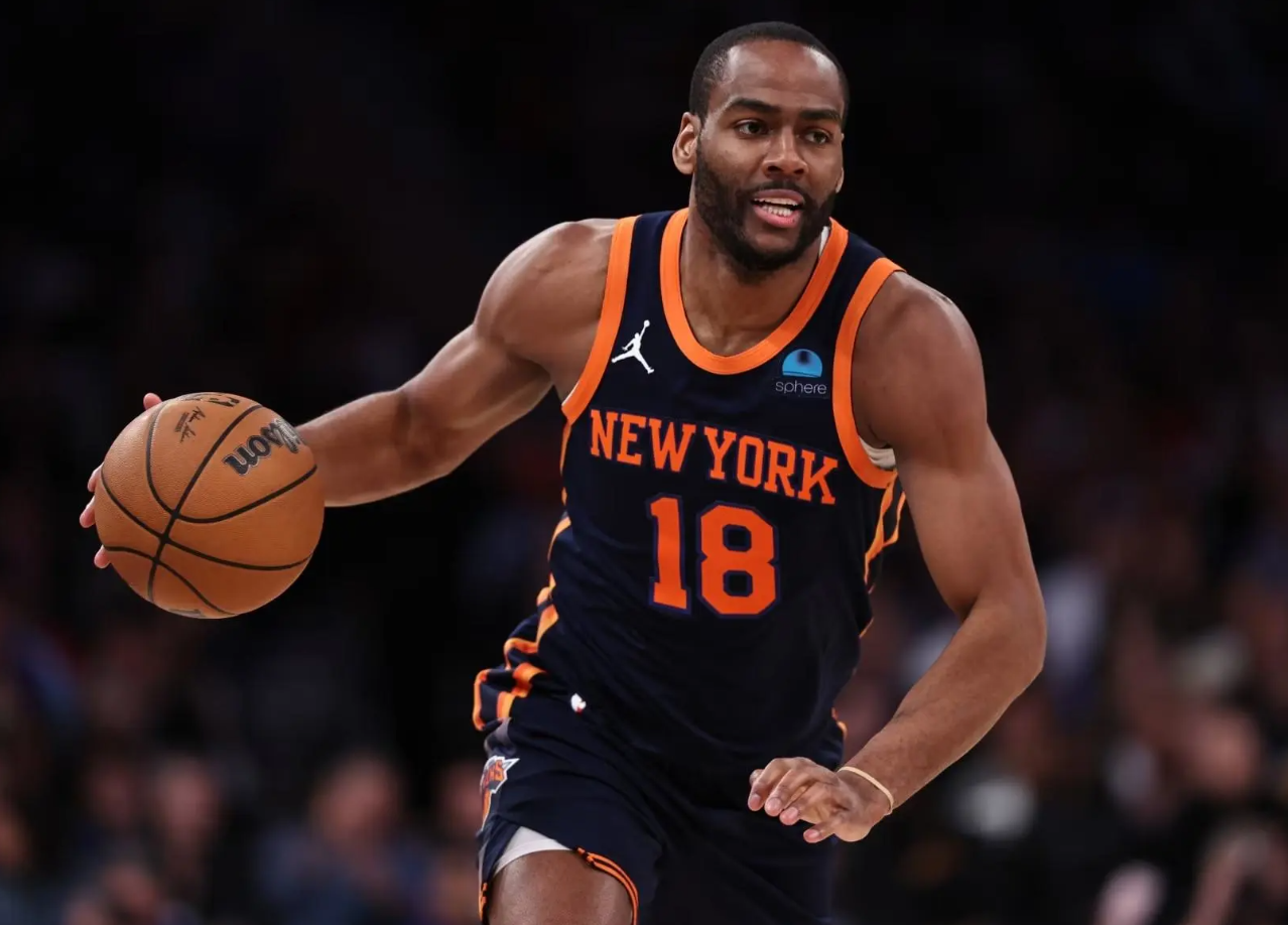 美媒M Sports的NBA记者Nick Djuric撰文，谈到了自由球员亚历克