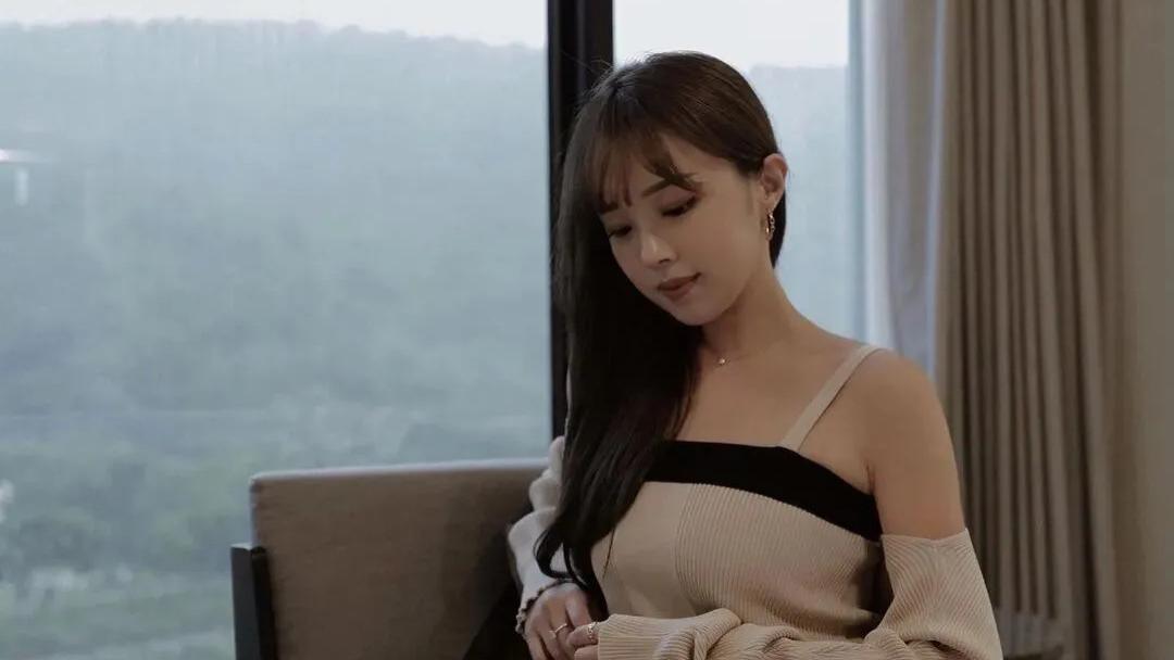 从普通女孩到人气网红：黄小柔的蜕变之路