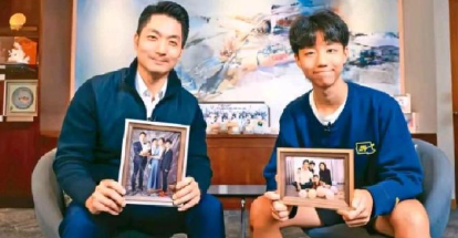 年复一年，日复一日，蒋万安没啥变化的。倒是他大儿子，从儿童到大男孩，变化挺大的。