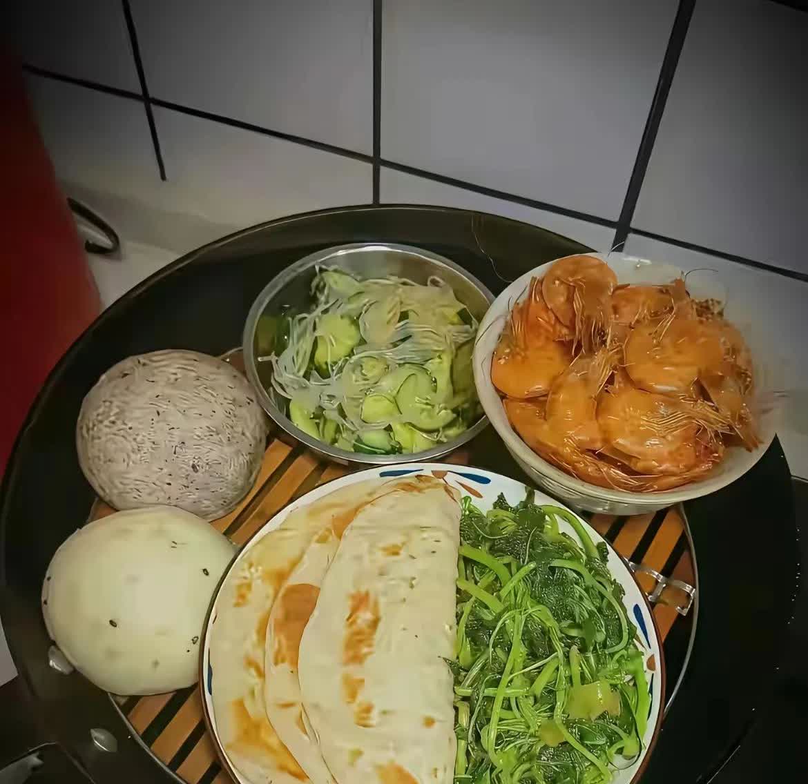 一女子吐槽婆婆给留的早饭不好吃
真是身在福中不知福
先不说好吃不好的吧
就