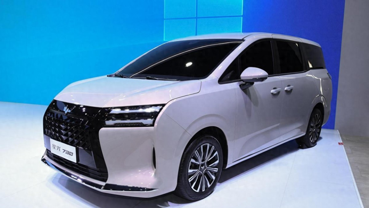 五菱星光730大订破2万台，价格亲民，能成为新的“国民神车”吗？