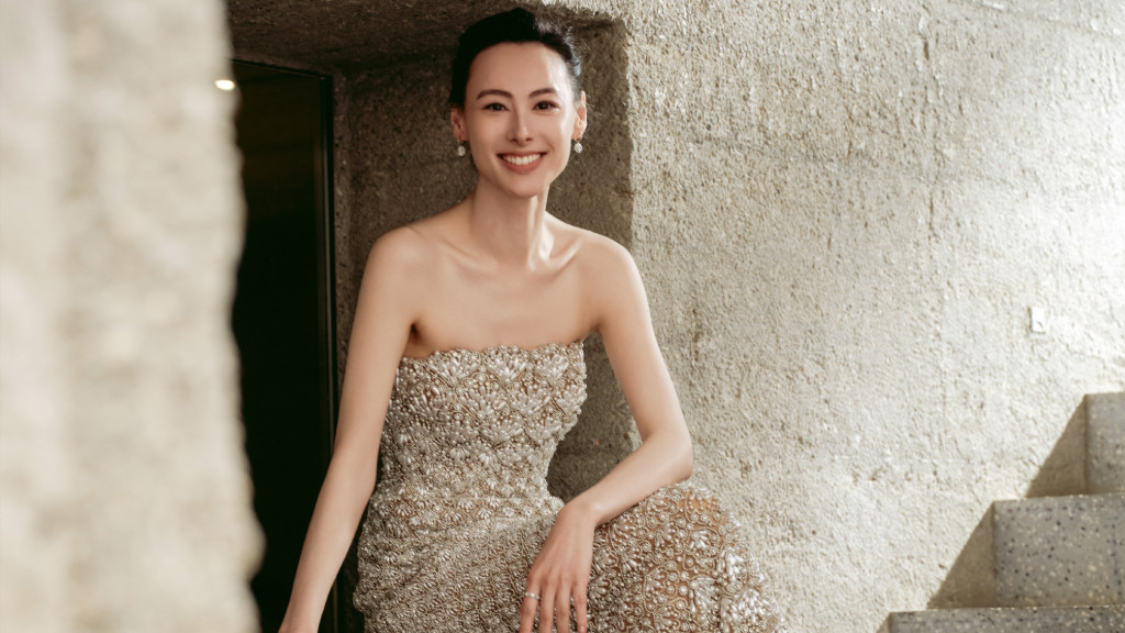 大儿子17岁，双胞胎二儿子三儿子16岁，才38岁的她美得让人羡慕！