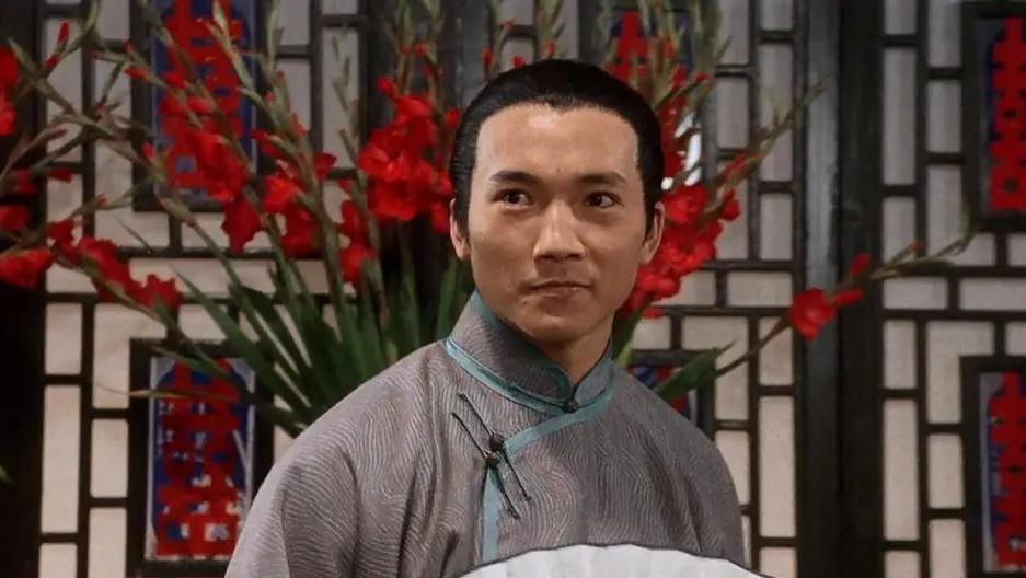 洪金宝一生只收了两个徒弟，揭秘其师徒深厚情谊