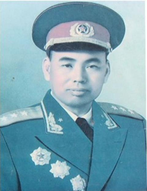 1979年对越自卫反击战中，我方军队愈战愈勇，眼看就要拿下越南，中央却突然下令撤