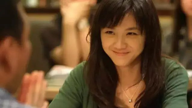 女人用这4种方式“试探”你，多半是偷偷爱上了你，别傻傻不懂！