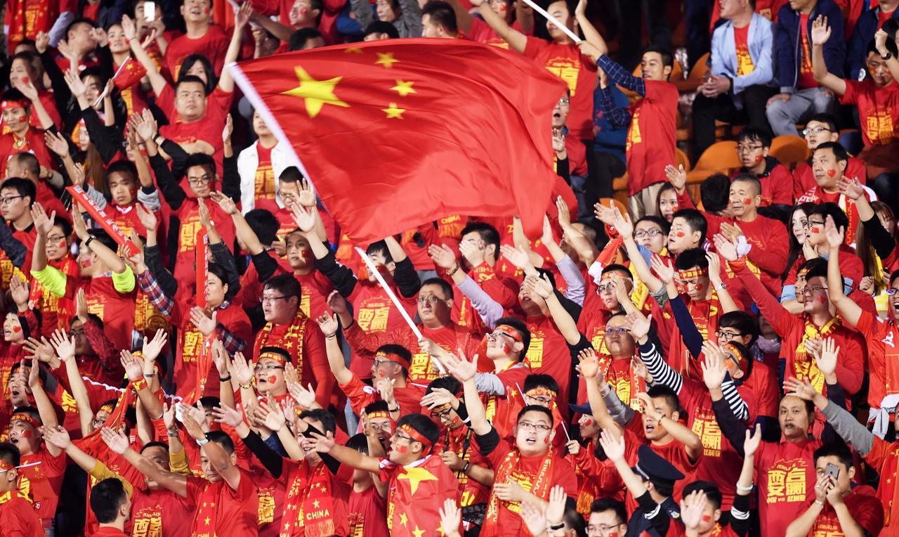 #为什么中国人不喜欢看中国男足#
   中国人对中国男足的“不喜欢”，更多是源于
