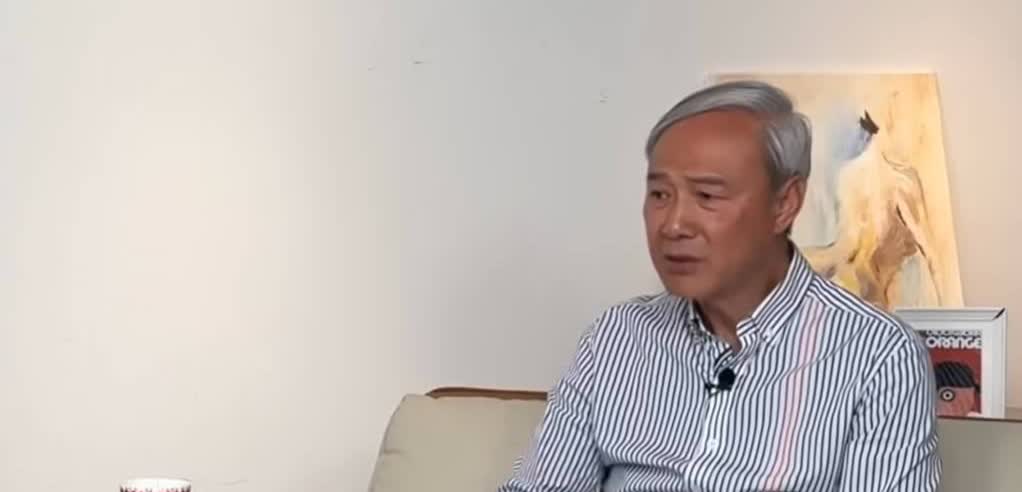 TVB演员陈荣峻说：现在的香港电视台根本养不起演员，之前有人开一个侮辱性的价钱请